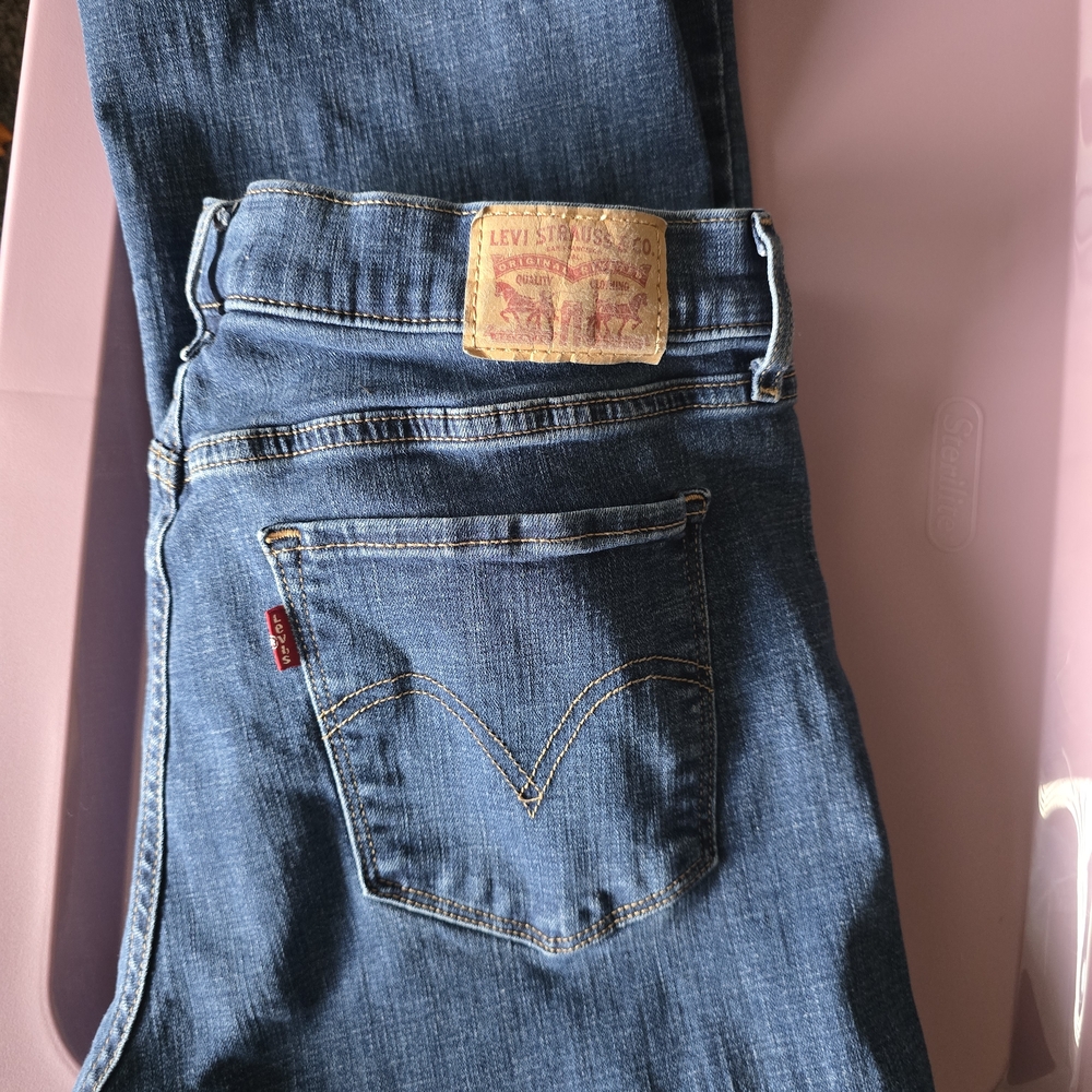 Levi's Women's Blue Boot Cut Jeans - Picture 3 of 3